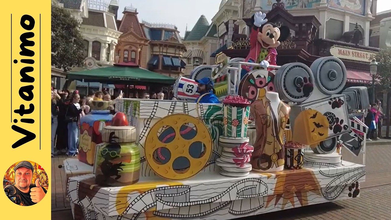 A Million Splashes of Colour parade @DisneylandParis
