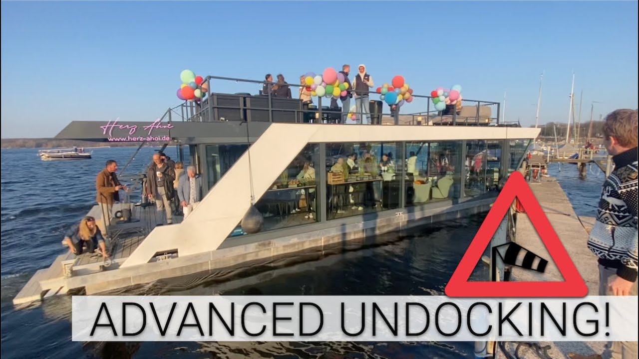 HOW TO DOCK A SOLAR YACHT? Pro Captain Springing off the Dock backwards against STRONG WIND!