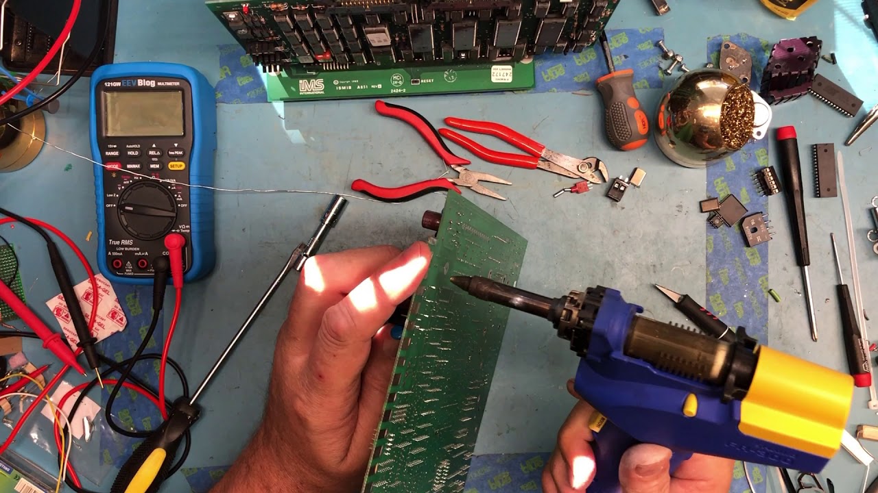 Hakko FR-300/301   Demonstration of parts reclaim from a surplus PCB   STB376