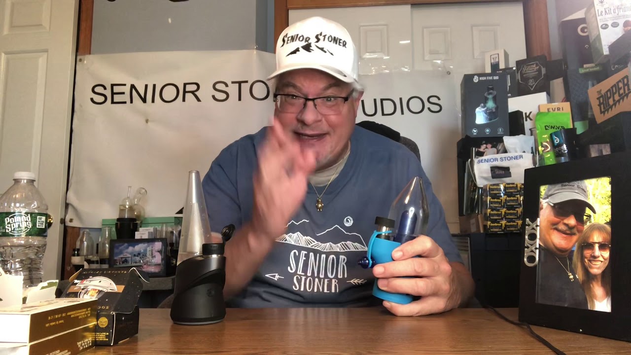COMPARISON VIDEO PUFFCO PEAK PRO V CARTA BLUE LASER EDITION $400 v $350 BOTH HIT WELL VERY GOOD RIGS