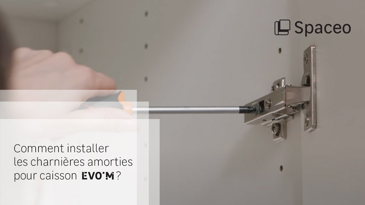 🔨 TUTO - Comment installer des charnières amorties de portes sur des caissons SPACEO Evo'm ?