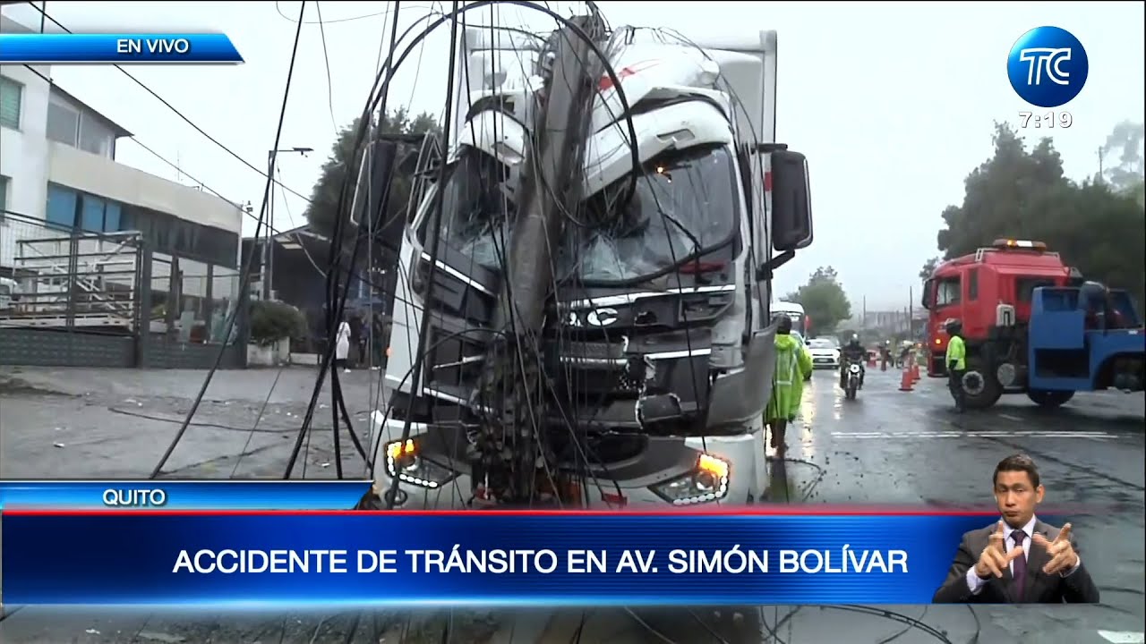 Fuerte accidente de tránsito entre camiones en la Av. Simón Bolívar