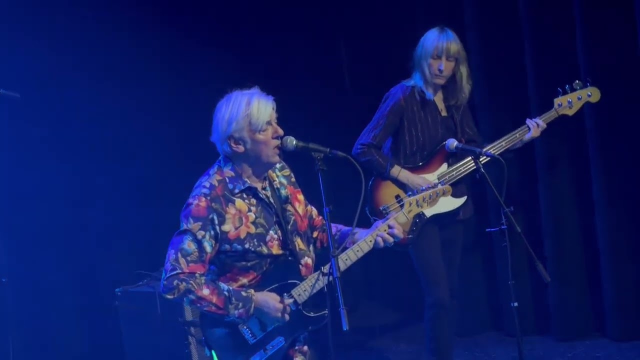 Robyn Hitchcock - Madonna of the Wasps (live and electric full band Washington DC 11/20/2025)