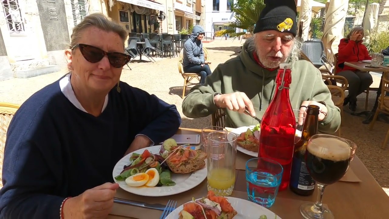 Off Grid in France #7 Friends, Plants and Ruins