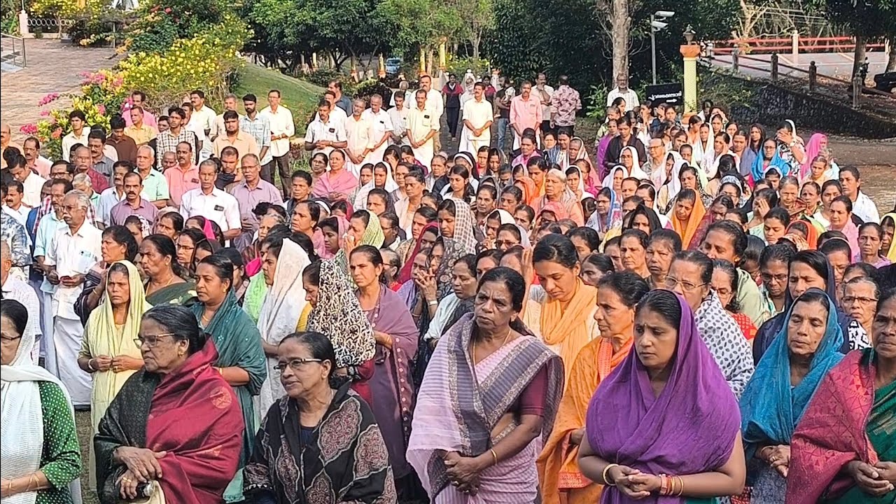 കുരിശിൻ്റെ വഴി ചൊല്ലി പ്രാർത്ഥിച്ച്കുരിശുമല കയറി വിശ്വാസികൾ........