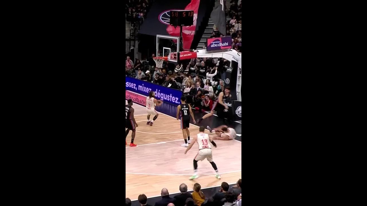 Vladimir Lucic with the big dunk
