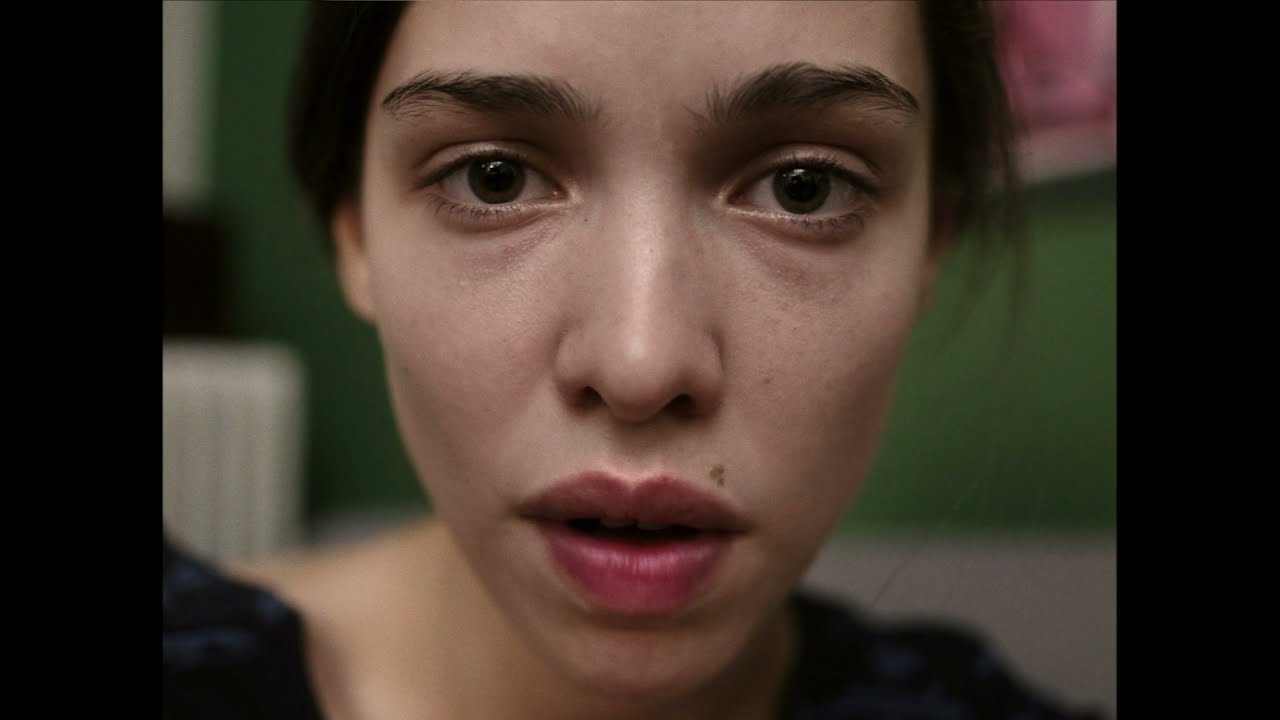 Trailer MIA ÎȘI RATEAZĂ RĂZBUNAREA | Un film de Bogdan Theodor Olteanu | Produs de TANGAJ PODUCTION