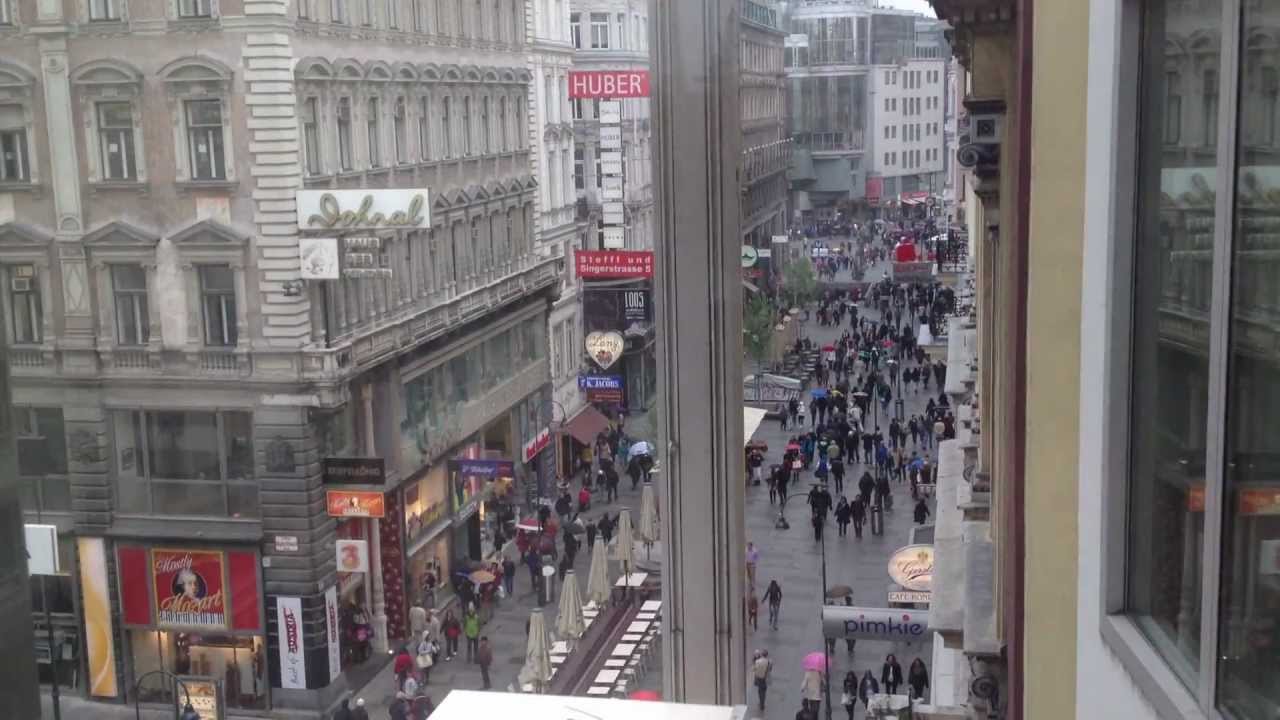 Ascensore di Steffl su K&auml;rntnerstra&szlig;e in Vienna - Elevator of Steffl in K&auml;rntnerstra&szlig;e Wien
