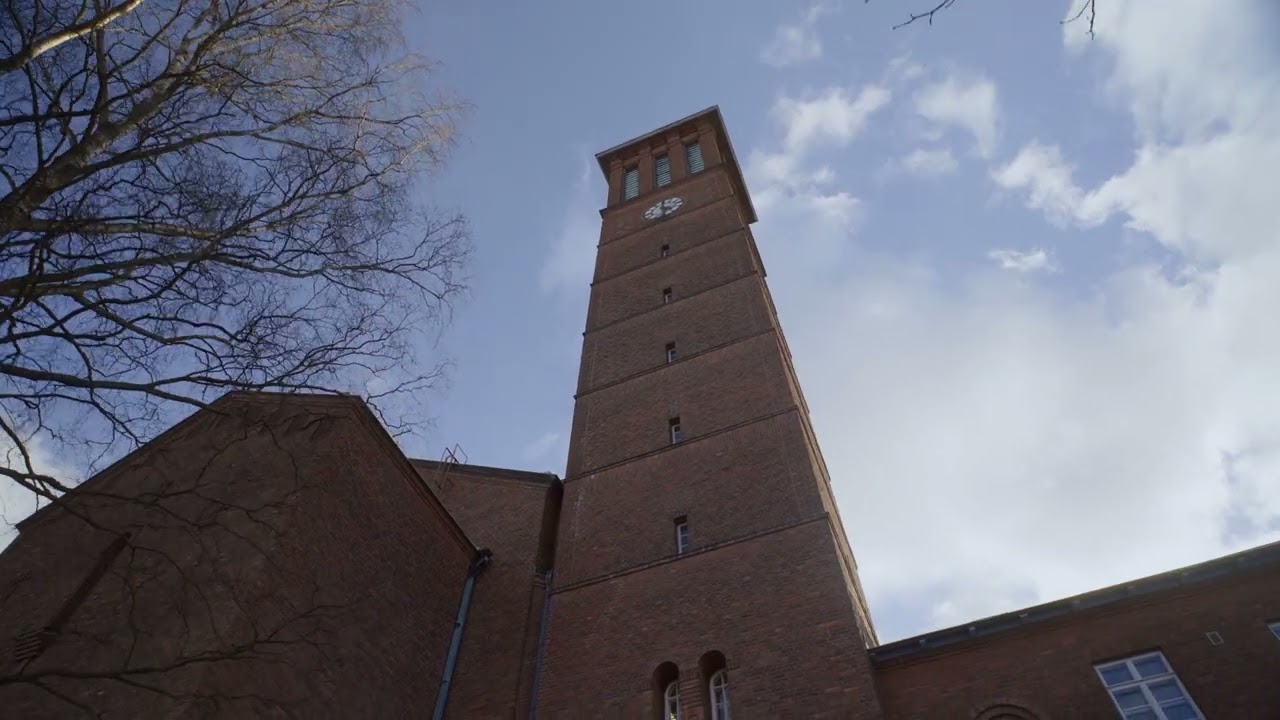 Last Winter Day in Helsinki -  Rautatatientori, Paavalinkirkko & Merihaka (Stock Footage)