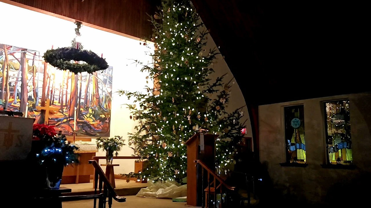 Stille Nacht gesungen am Ende des Gottesdienst am Heiligabend in der Martin-Luther-Kirche Toronto