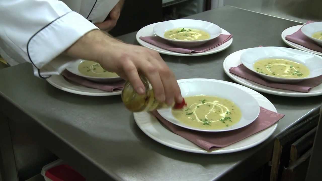 Titanic's First Class Dinner- First Class Dining on RMS Titanic
