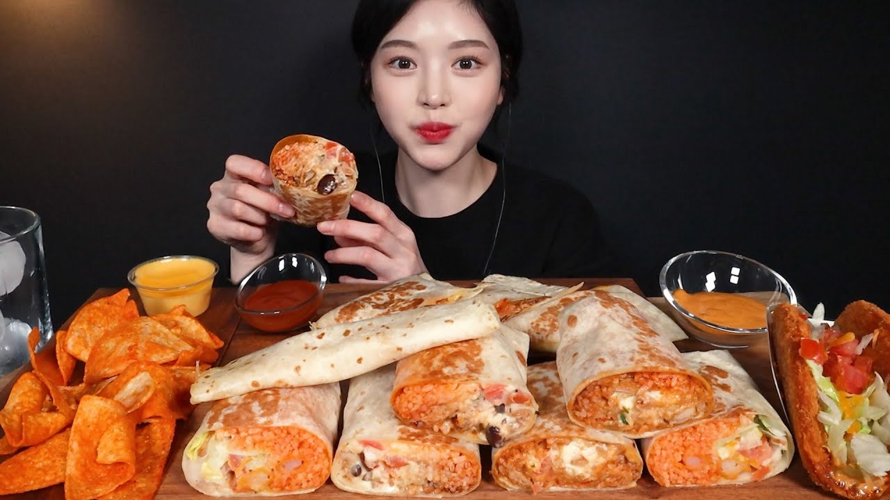 SUB)타코벨 비프 치킨브리또 김치치즈퀘사디아 타코 치킨 먹방!🌮🌯 나쵸까지 리얼사운드 Taco burrito and quesadilla mukbang ASMR