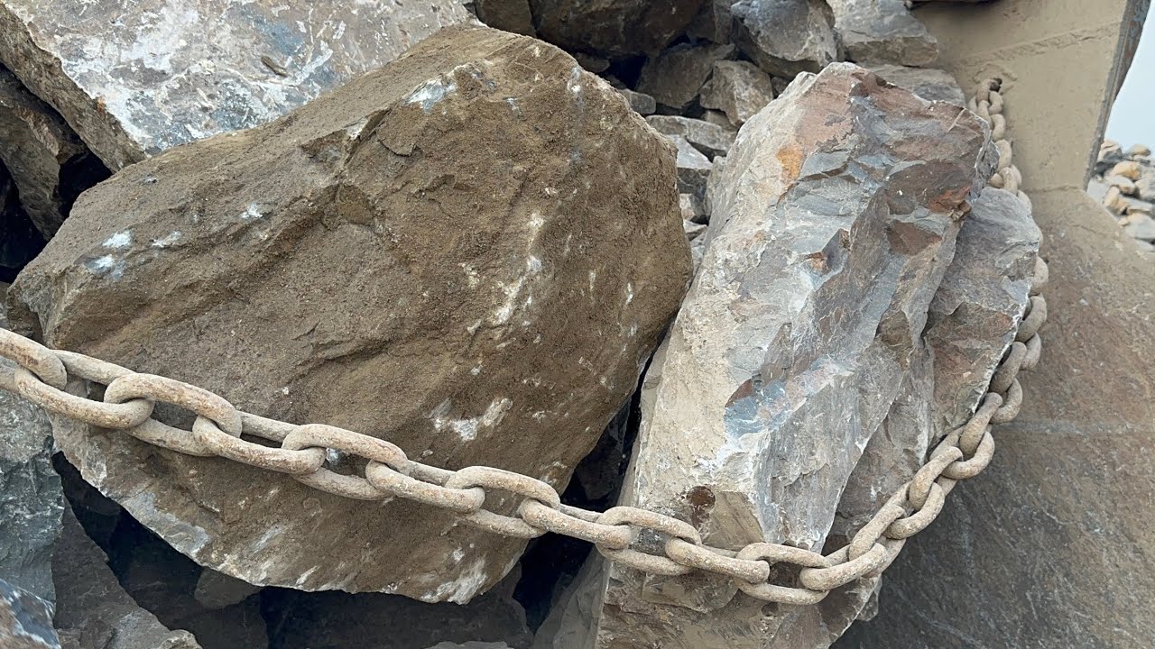 Jaw Stone Crusher Working / Rock Breaker Machine Satisfying Working #stonecrusher #stone #crush 