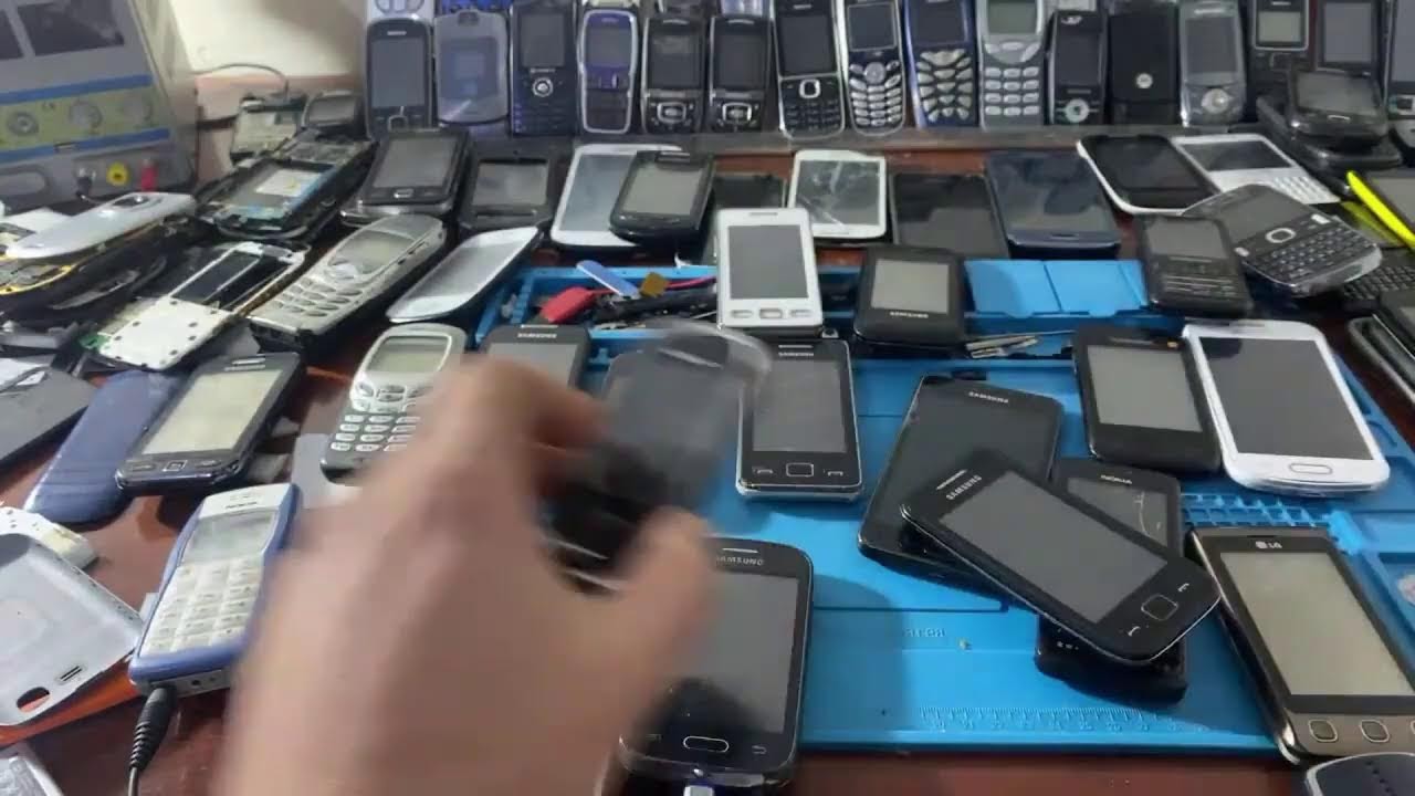 Diffusion en direct de “Phone repair skills” مجموعة إصلاح الهواتف الذكية