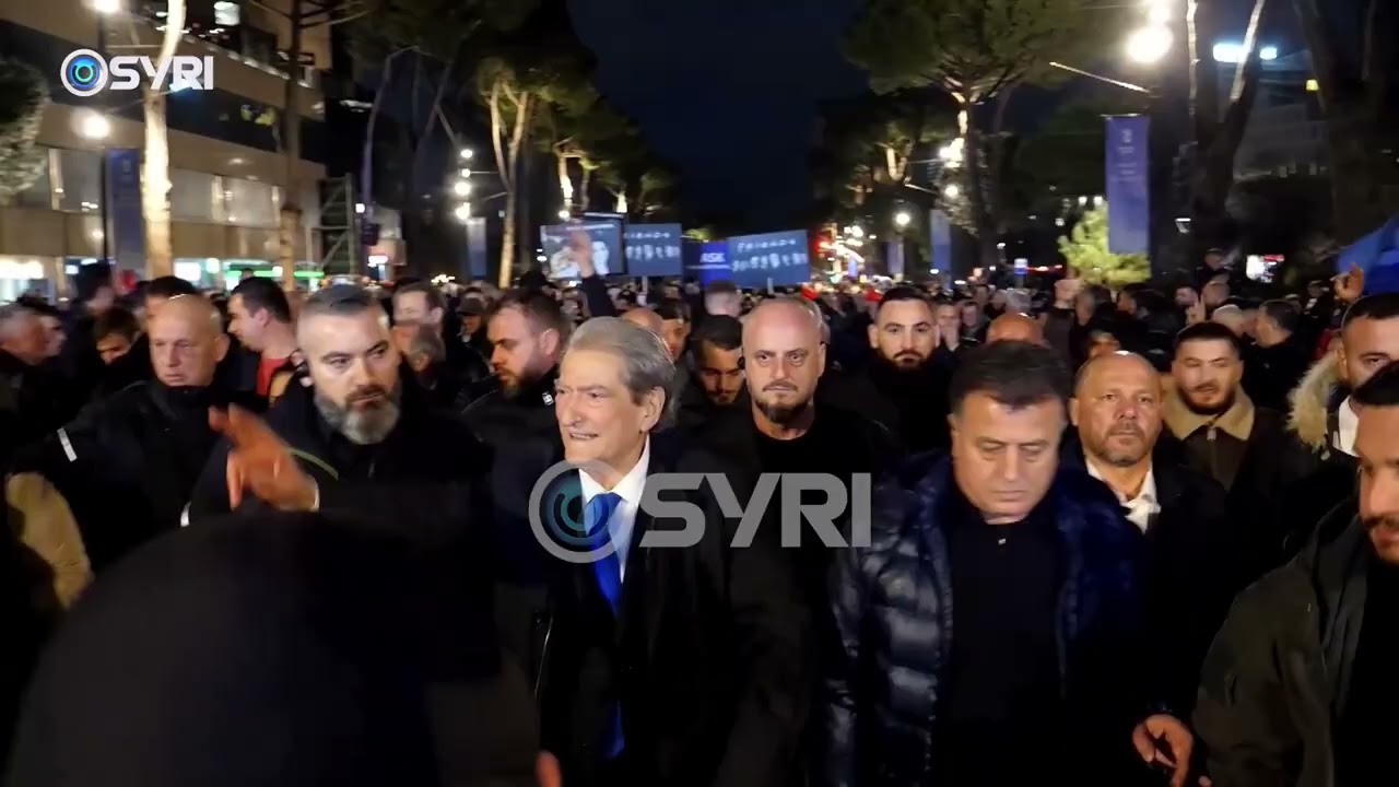 Shkarkimi Ballukut u nxit nga protestat e PD, Reuters jehonë lajmit për shkarkimin e Ballukut