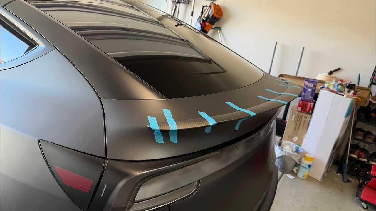 Спойлер из матового углеродного волокна Juniper Hansshow Matte для Model Y 2026 года