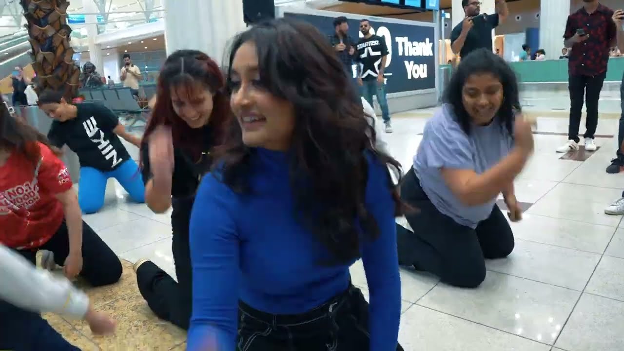 Flash Mob at Dubai Airport | Mariyam Kisat & team |Dance| Surprise Dance |#reels #youtube#bollywood