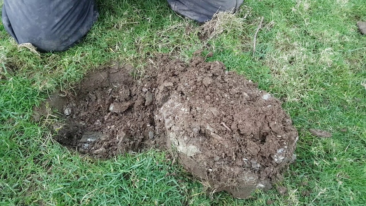 DCDD - How to fill a hole after extracting a artefact, by Andy Britten