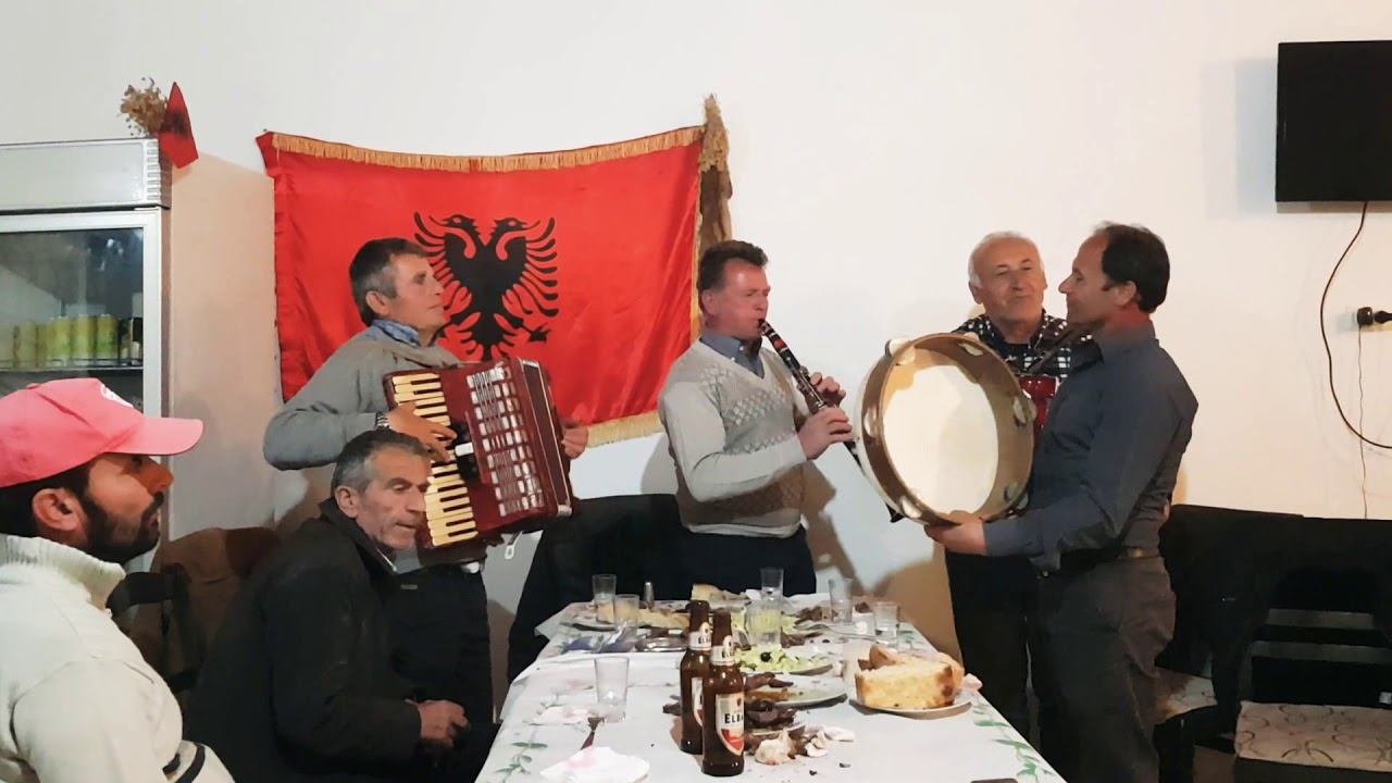 Kolazh Popullor ,HASAN ÇULLHAI