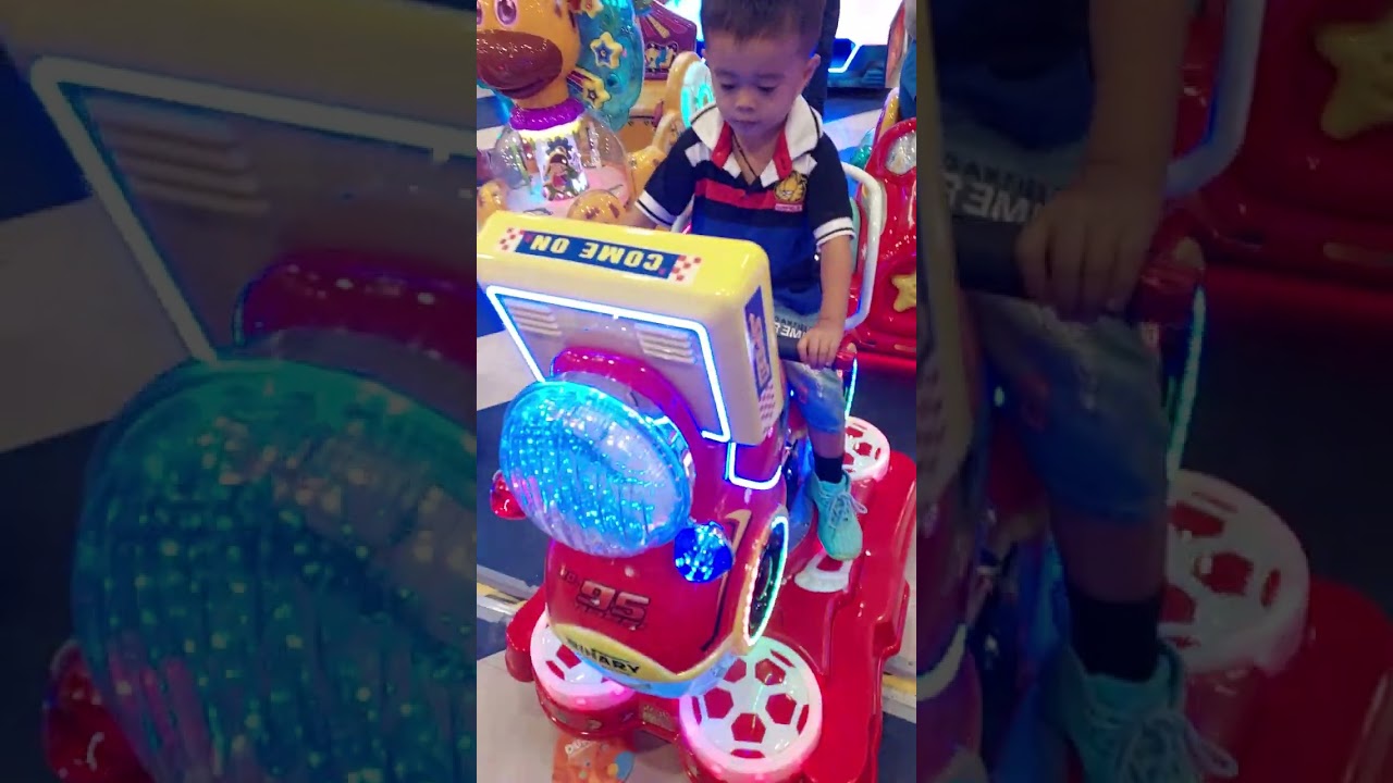 Gameplay at tomsworld my niece in Robinson place manila