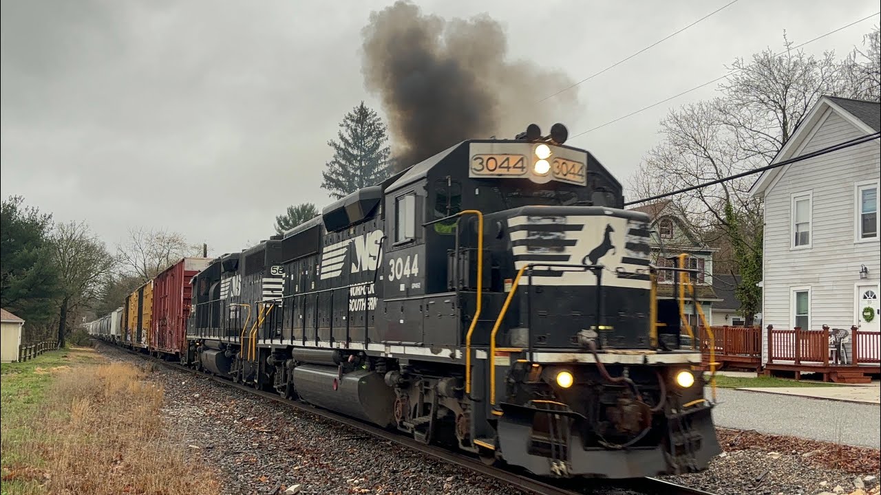 EMD Notch 8 Compilation Volume 6!! Featuring The GP-9, GP38-2, SD40-2, SD70ACe, & More!!