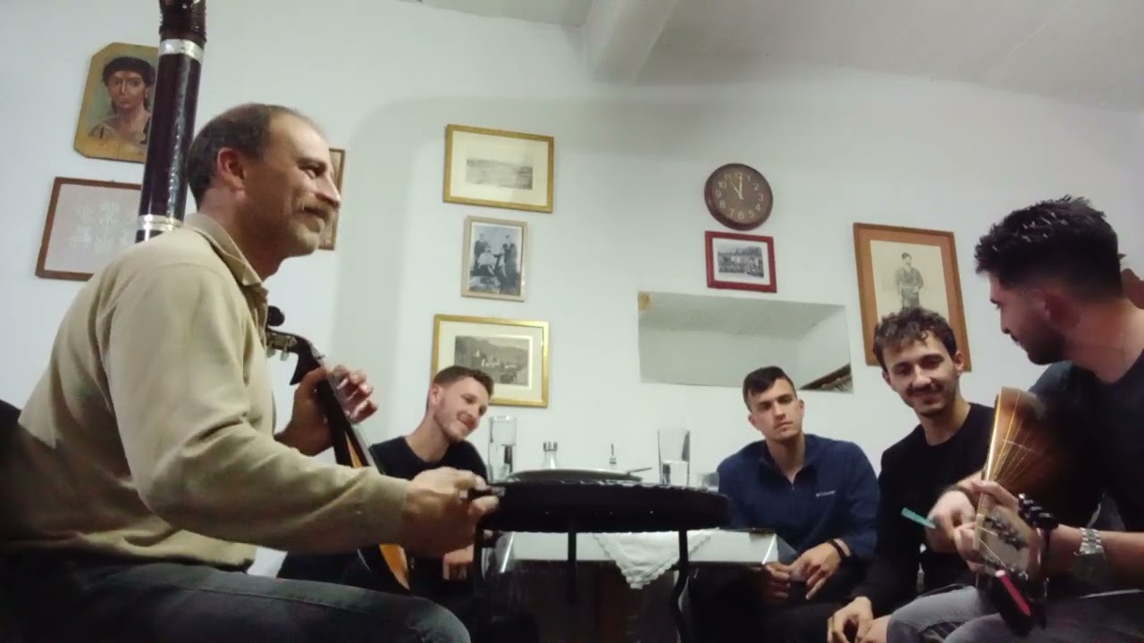 Παπαδάκης Αλέξαντρος - Τρουλλινός Νικόλας - Περικλάκια: Παρεάκι στο Θρομύλι