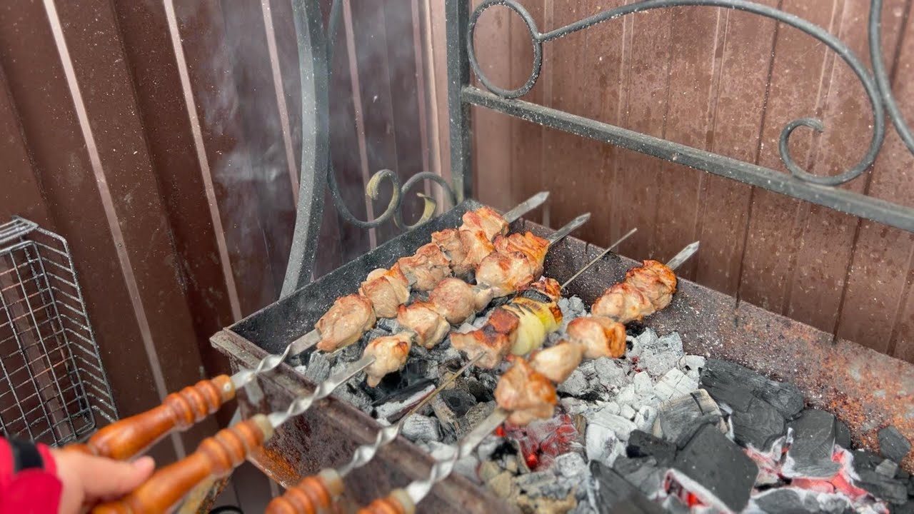 #Влог/Жарим шашлык, шампиньоны, курицу/ отдыхаем дома/ суббота