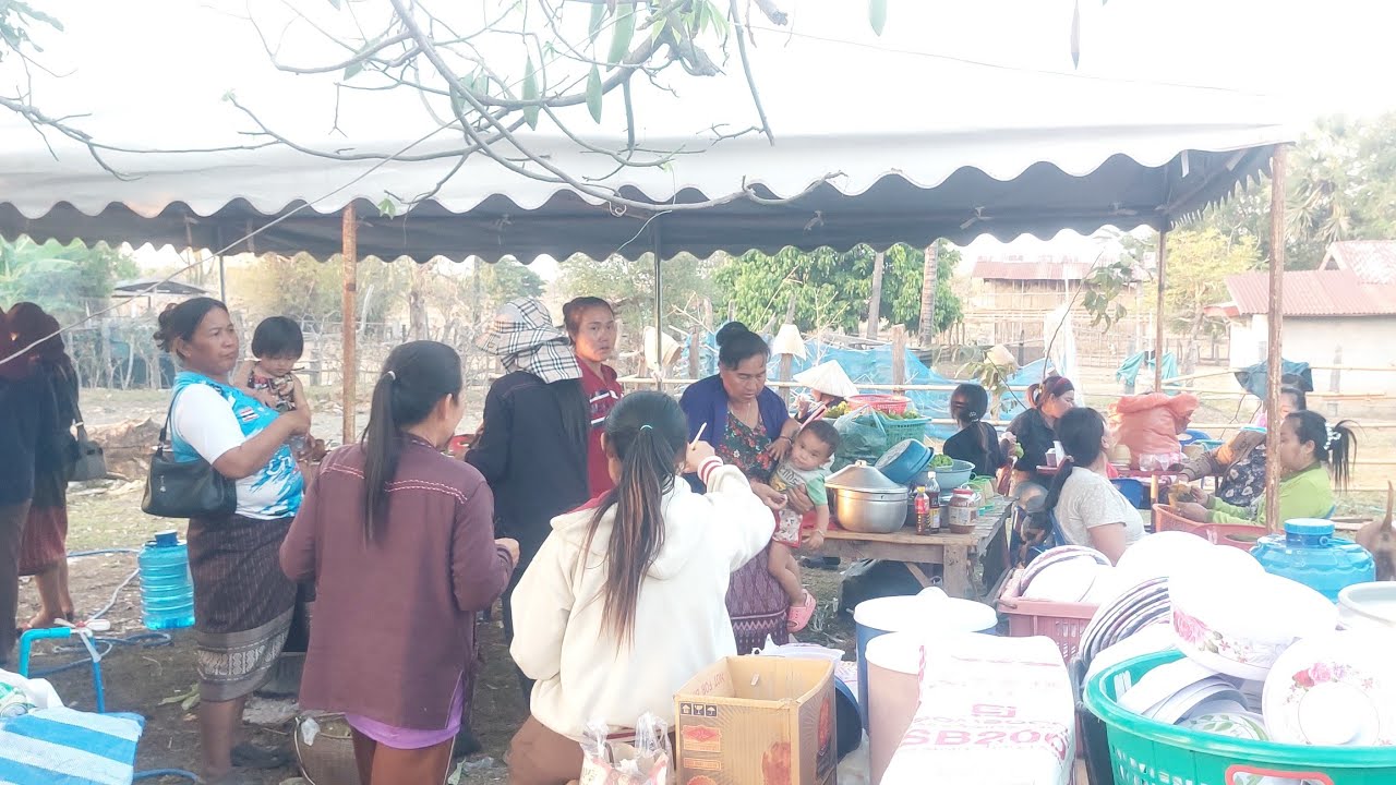 พ่อต้ามีโคงกานเลี้ยงไก่แม่ต้าไปช่อยงานดองหลานสาวทังงานดองทังงานขาวดำโพดโพอี่หลี