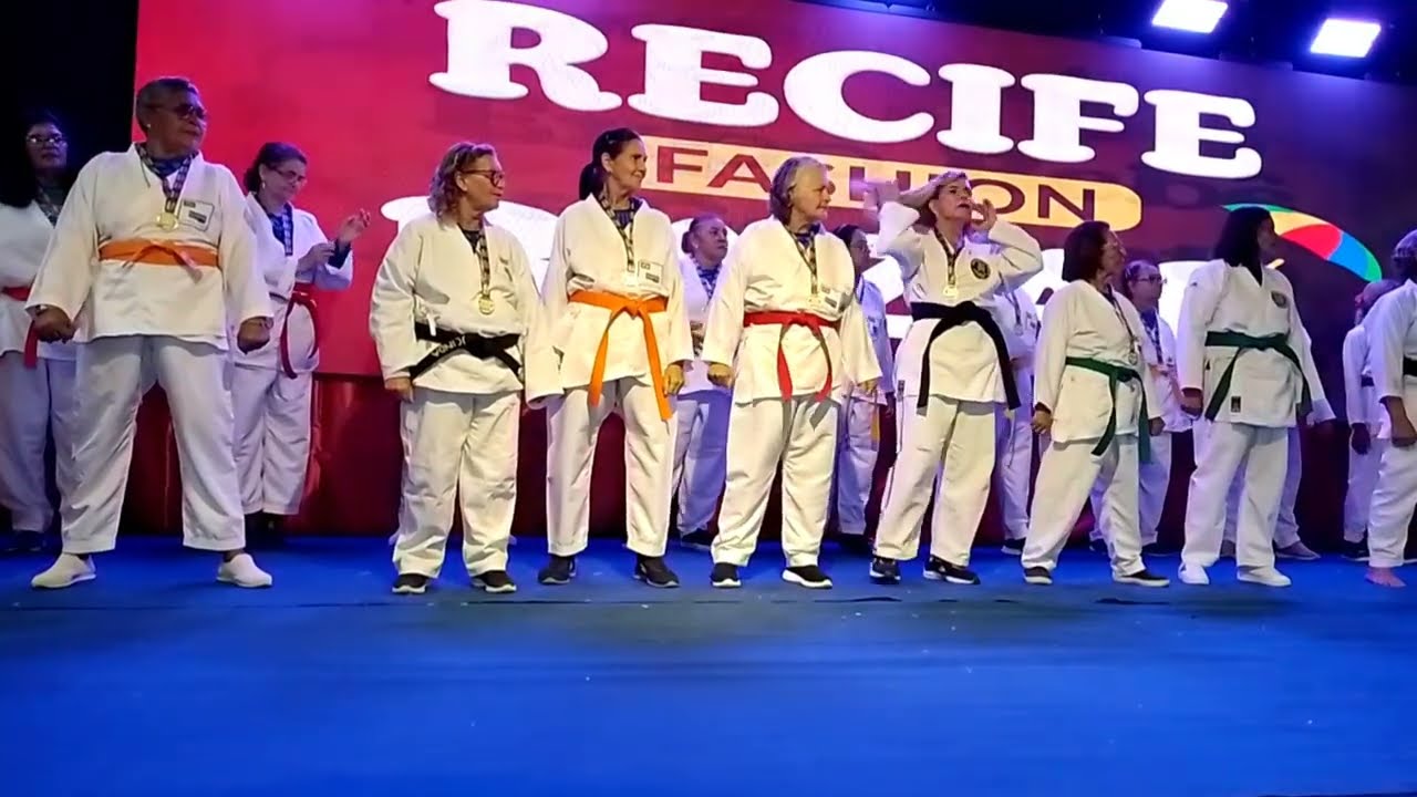 André canal tv do povo com grupo da terceira idade no garater 