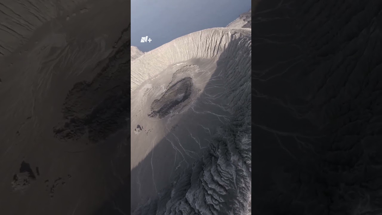 Volc&aacute;n B&aacute;rcena, Isla San Benedicto - N+ #Shorts