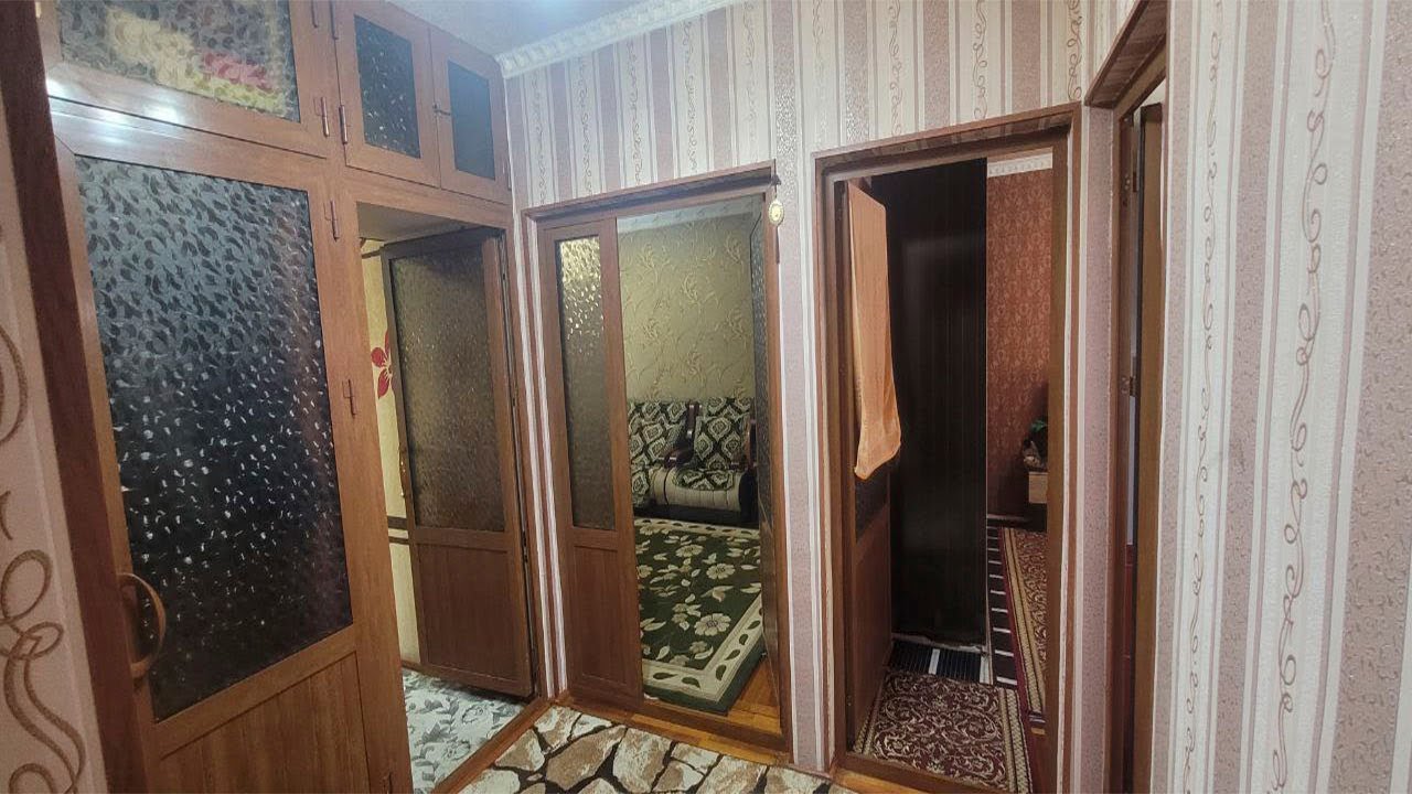 3 хонали ғиштли квартира.Фарғона ш.Шахар марказида жойлашган.Эълон№3622.