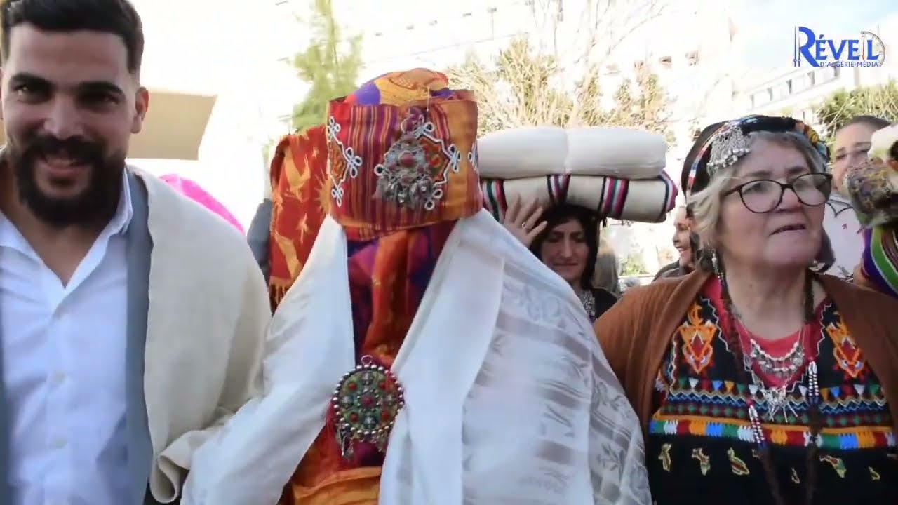 Festivités de Yennayer : la cité universitaire Tamda1 (Tizi Ouzou) simule un mariage traditionnel