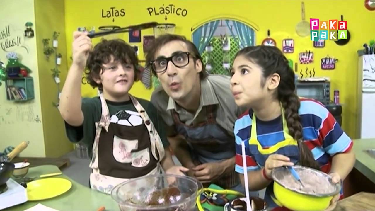 ¡Preparamos una Torta Brownie para Celíacos! 🍰👨🏻‍🍳 ¡Listo el pollo! (Cap. 15) - Canal Pakapaka