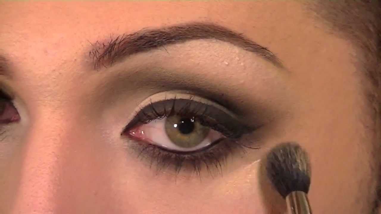 Old-School Kim Kardashian Makeup Tutorial