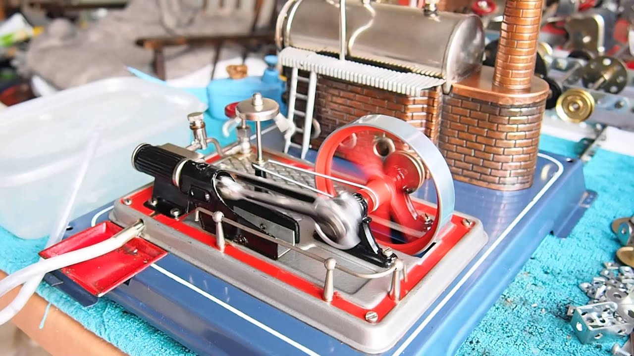 Wilesco D16 toy steam engine