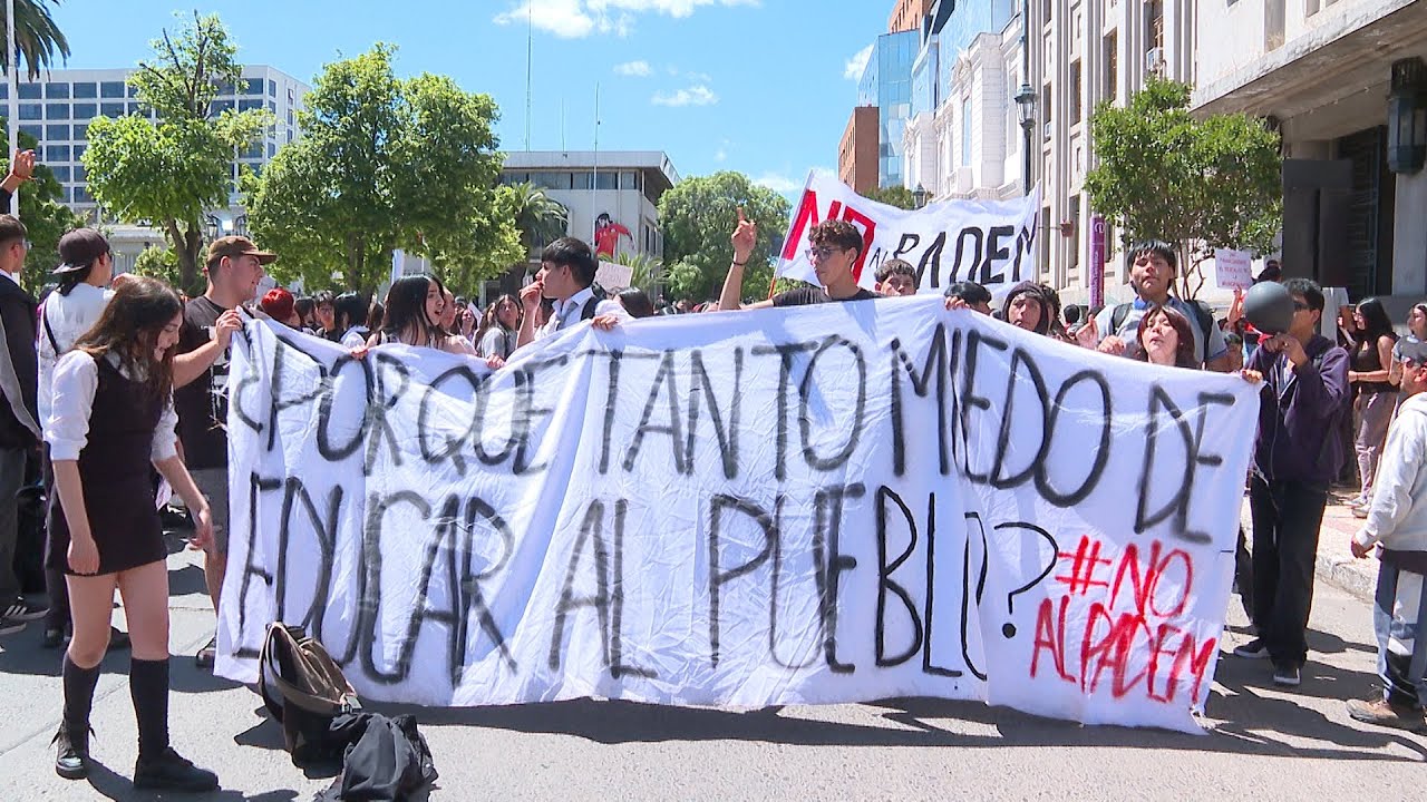 Realizaron manifestaci&oacute;n por Padem 2026 en Talca | 24 Horas TVN - Red Maule