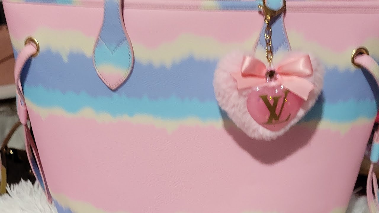 What's In My Bag 🩷🩵