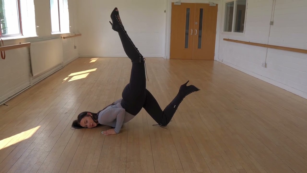 Как выполнить танец «Скорпион» / «Подъем пяток»