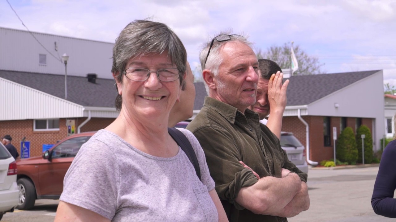 2017 05 27 Gratiferia, remise d'arbres et la petite pousse d'un mandevillois