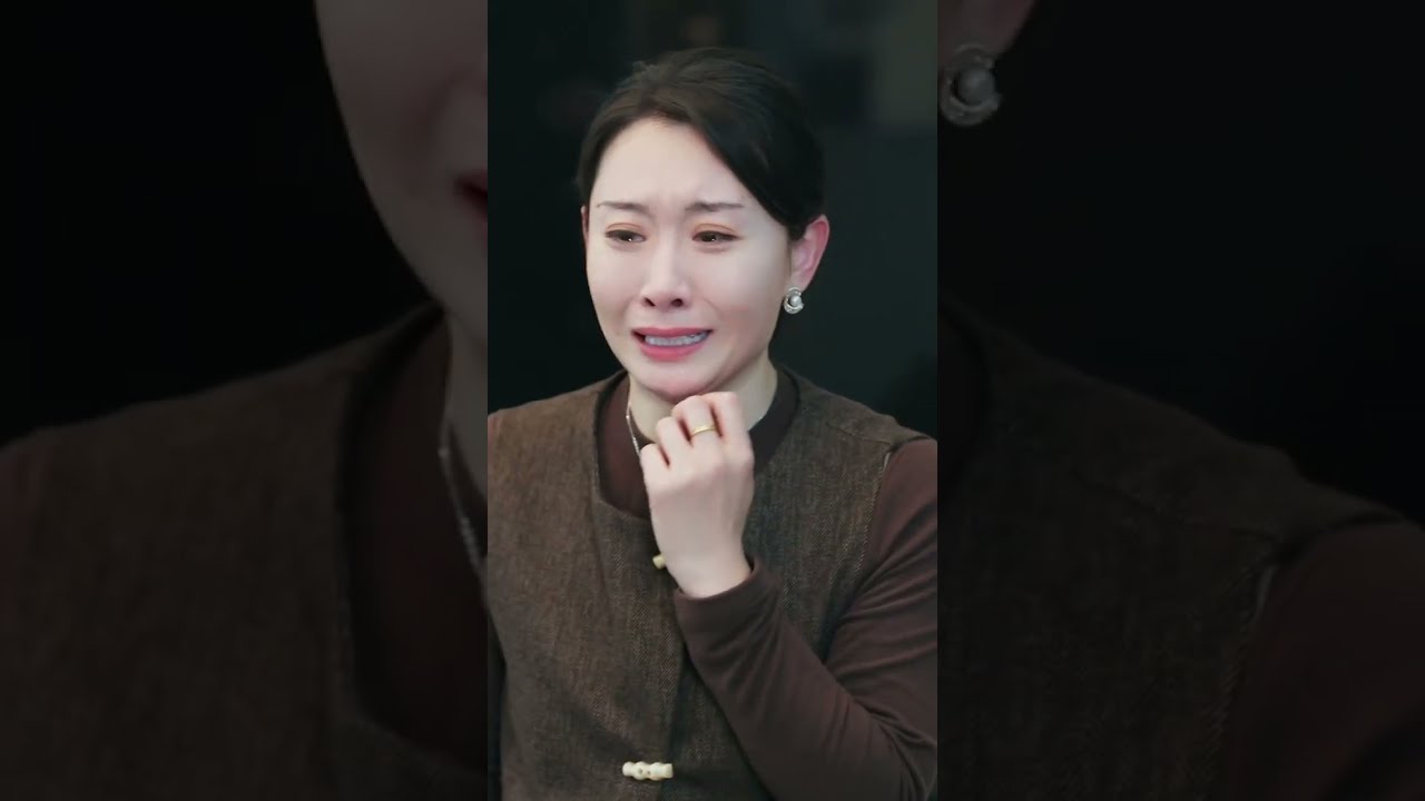 嫌貧愛富的兒媳婦看不起鄉下來的我，卻沒想到我是世界首富，一個電話叫來999架直升機讓她磕頭道歉！#短劇 #短劇全集 #短劇推薦