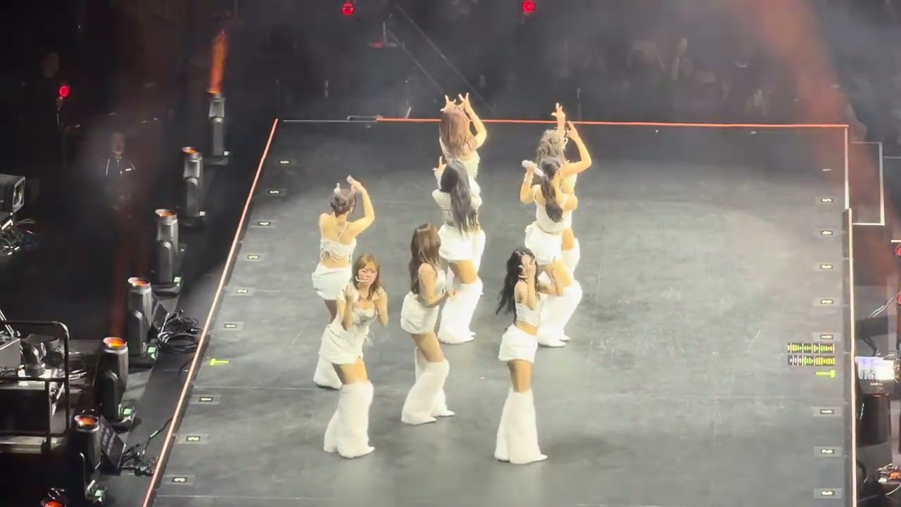 SET ME FREE [4K] - TWICE at This is For Tour 2026 in NYC Day 3