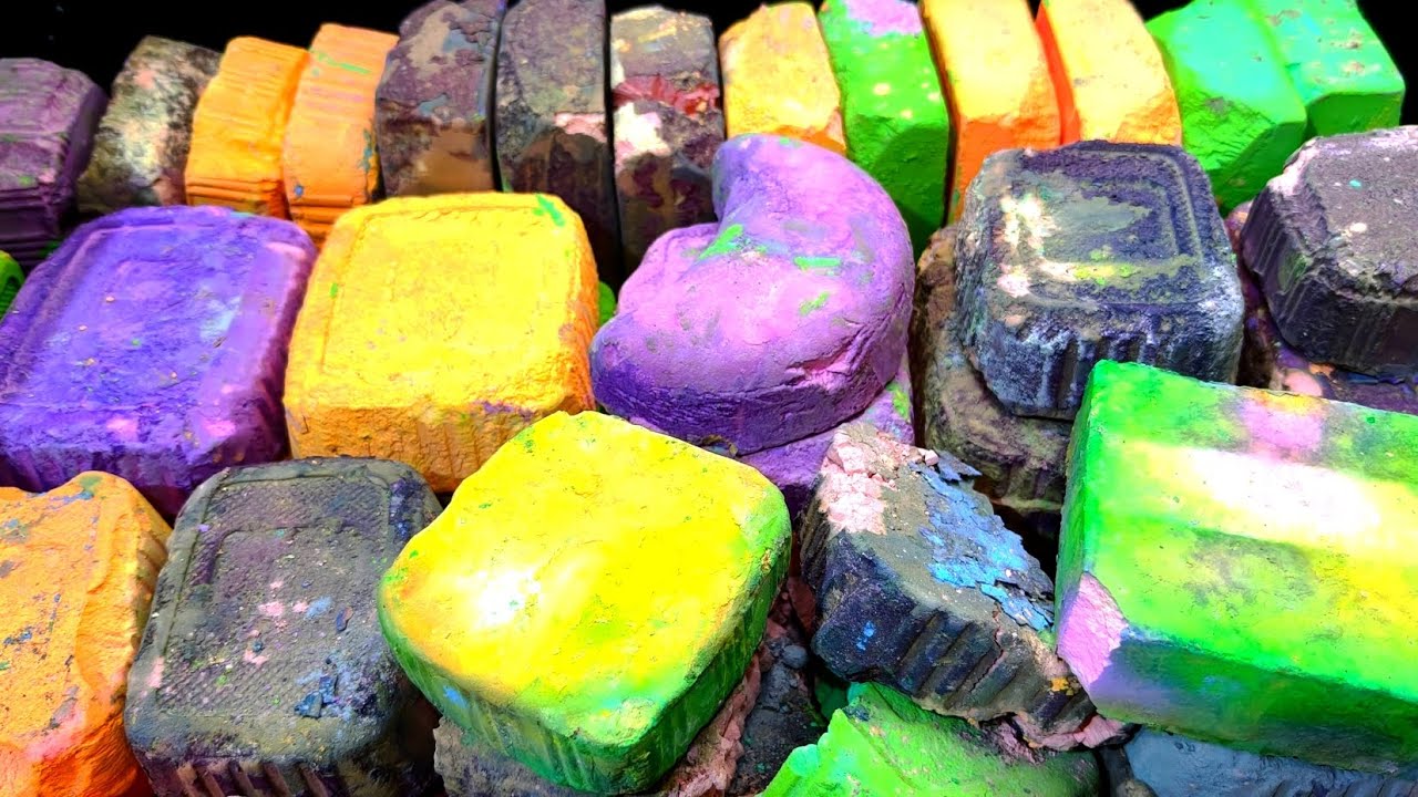 Gym chalk.Soft.Dusty.Crunchy.Fluffy #asmr #relaxing #satisfying