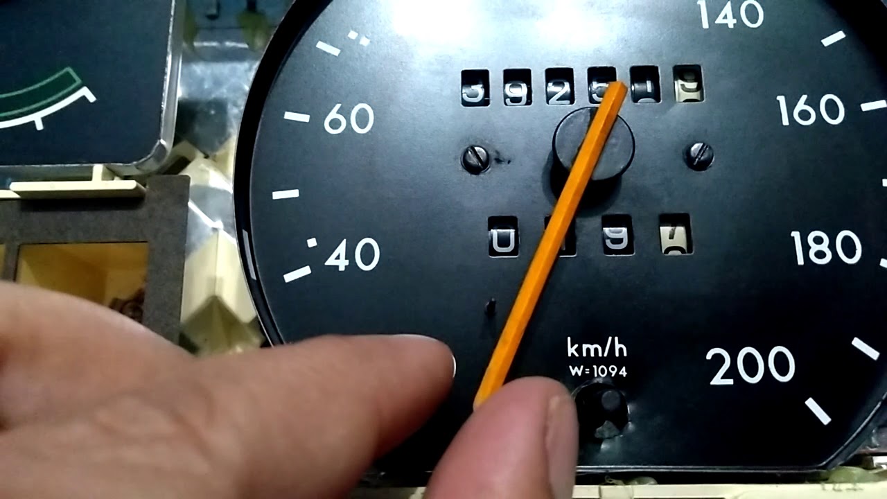 Como desmontar o ponteiro do velocímetro e calibrar
