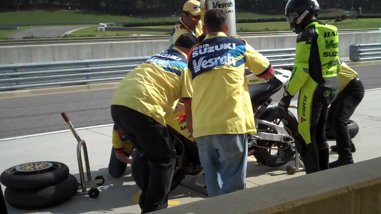 Vesrah Suzuki pit stop Barber 2009
