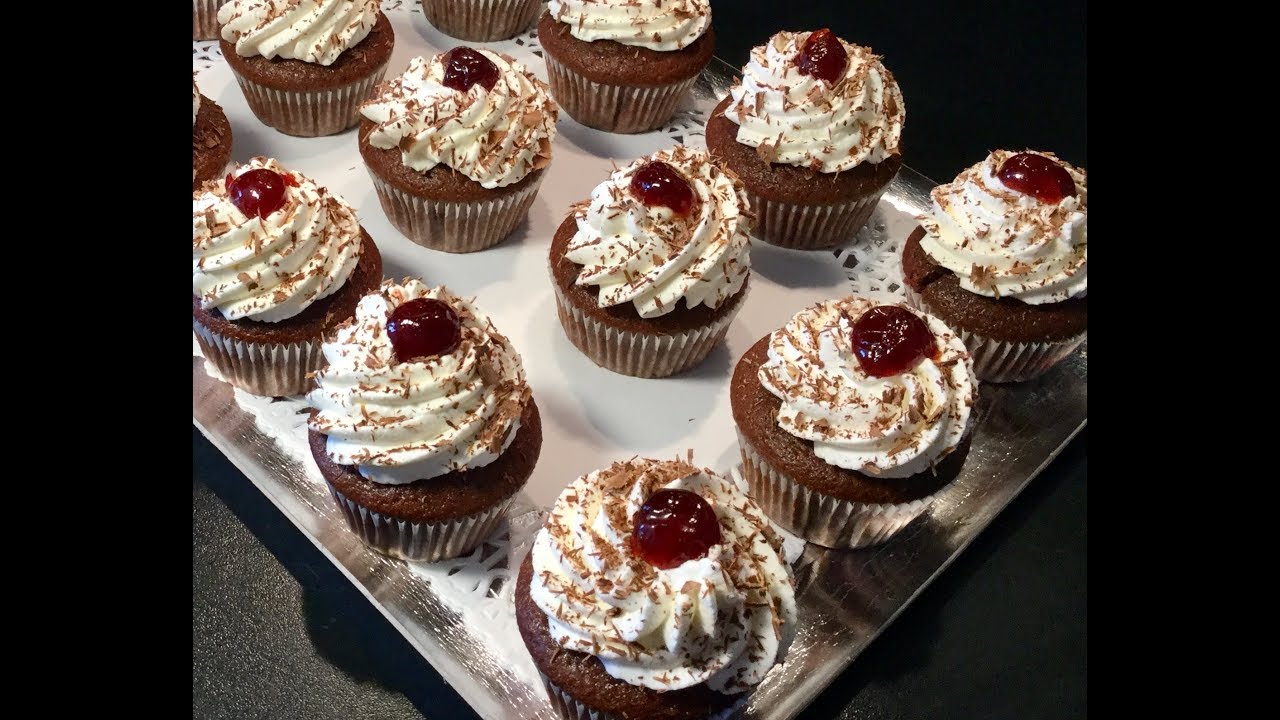 RECETTE IDÉALE POUR LES FÊTES DE FIN D’ANNÉE LES CUPCAKES FAÇON FORÊT NOIRE