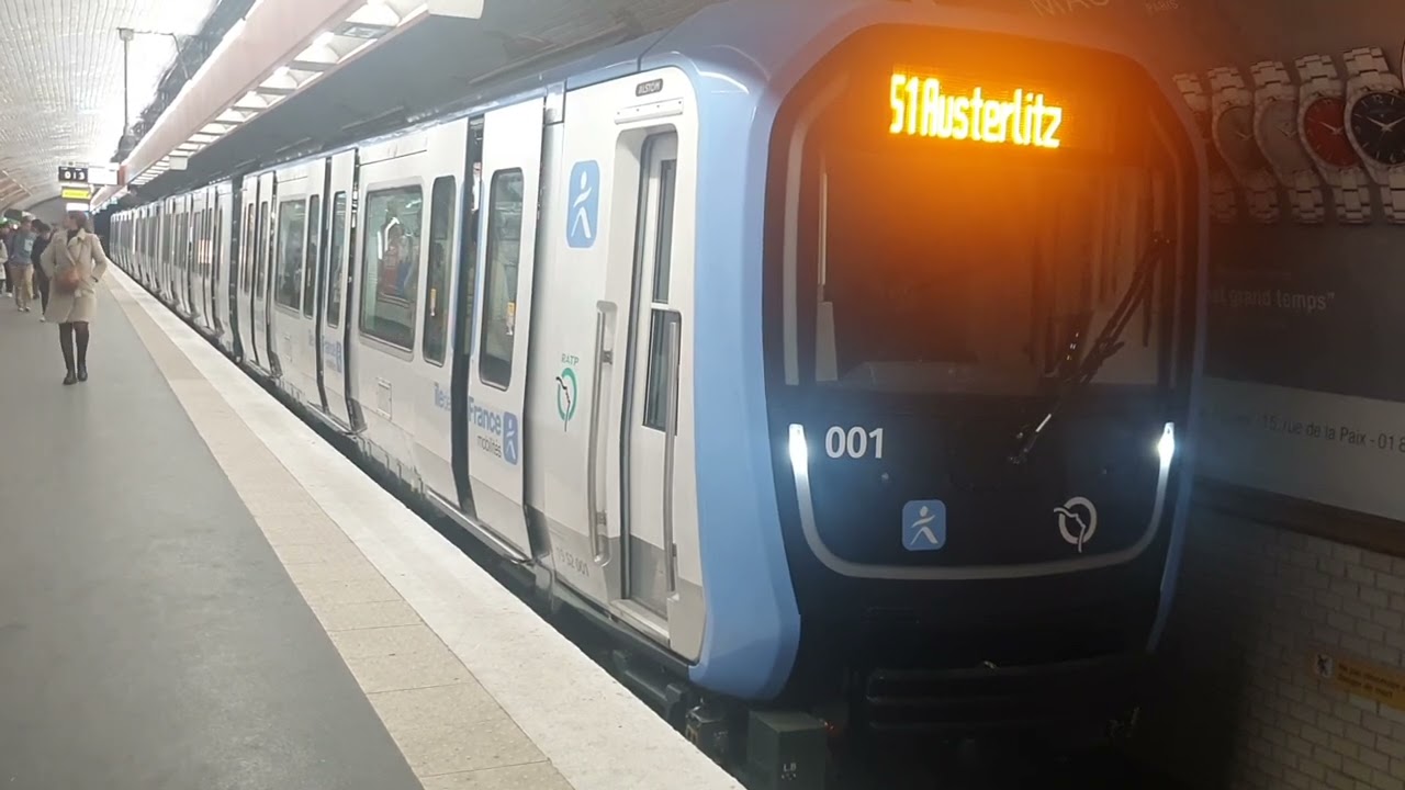 Nouveau métro MF19 ligne 10 à la Motte Piquet Grenelle direction Boulogne