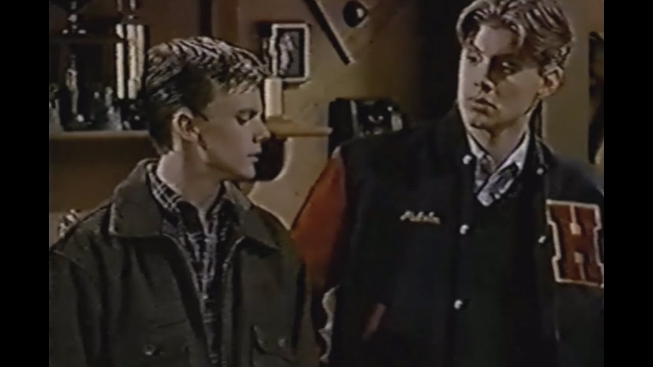 Mr. Rhodes 1x13 The Courtroom Show