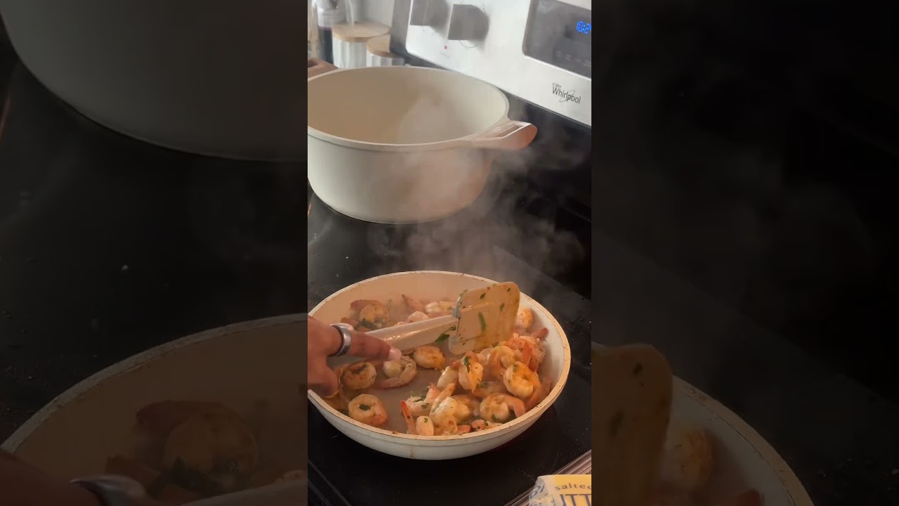 Steak and shrimp fried rice #peyabipasha #cooking