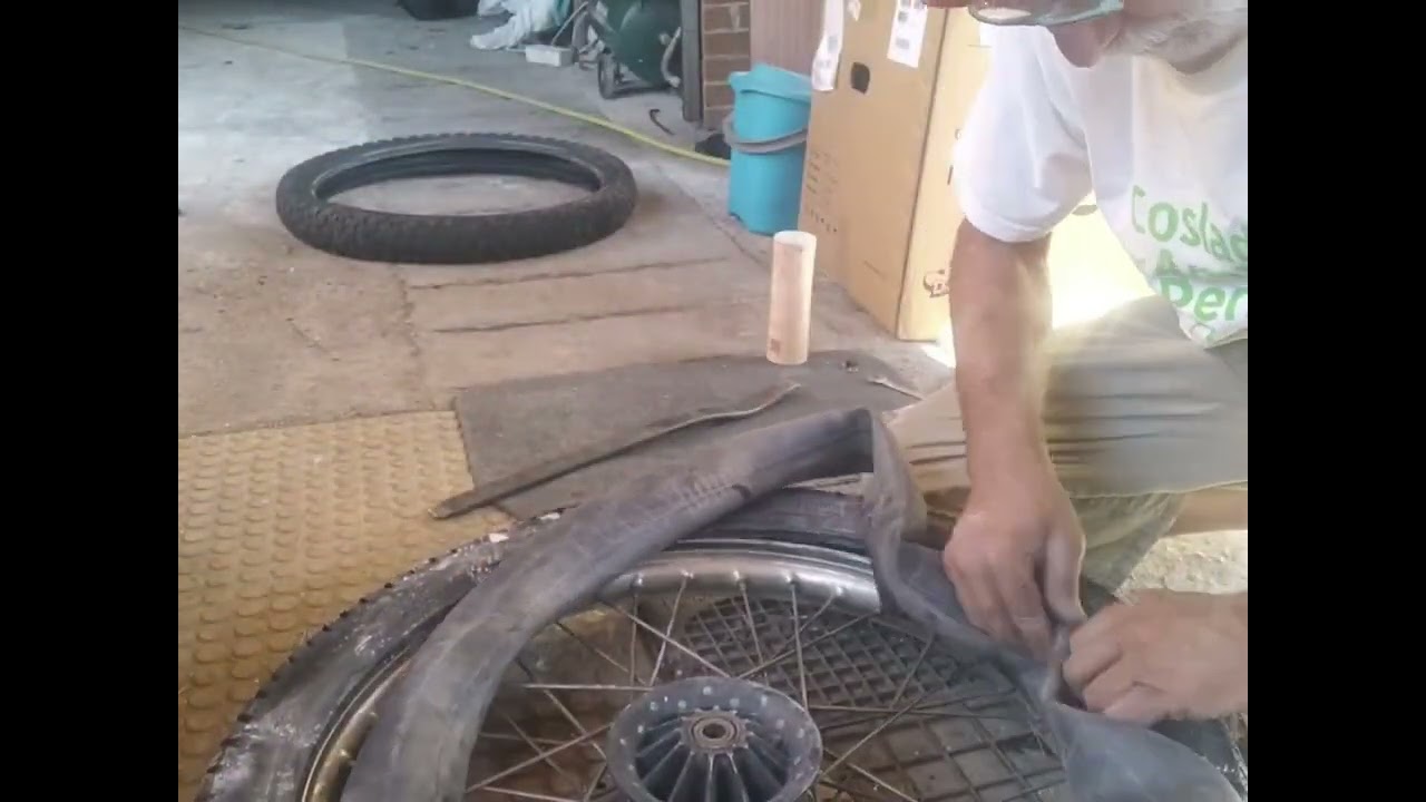 Cambiar cubierta rueda delantera DT80
