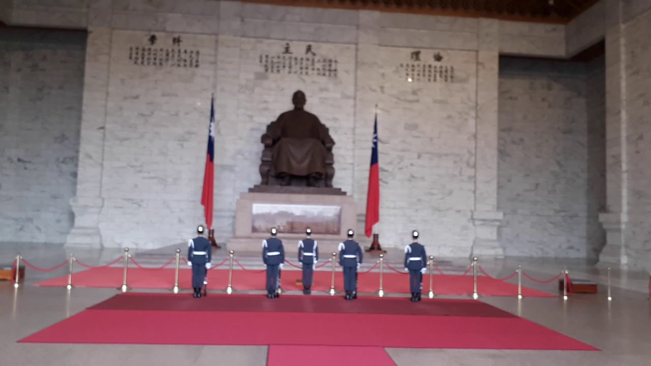troca da guarda, em memorial chiang kai shek, taipei, taiwan